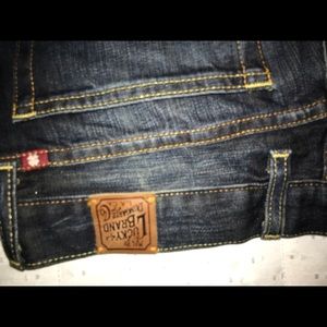 Lucky brand blue jeans, super cute and comfortable...